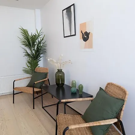 ---2ndhomes Cozy Courtyard With Sauna In Kruununhaka--- דירה הלסינקי